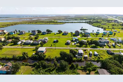 1013 Canal E, Port Bolivar, TX 77650 - Photo 15