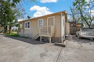 3827 Wayne St, Houston, TX 77026 - Photo 3