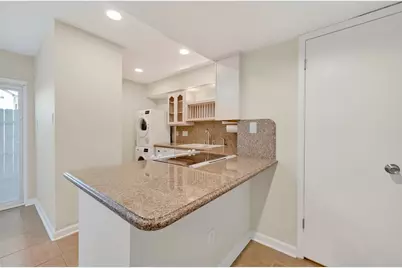 515 Tallowood Road Road #9, Houston, TX 77024 - Photo 9