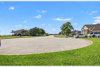6435 Dow Reef Drive, Beach City, TX 77523 - Photo 9