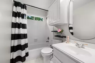 59 N Bluff Creek Cir, The Woodlands, TX 77382 - Photo 25