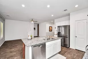 2911 Roman Forest Blvd, New Caney, TX 77357 - Photo 9