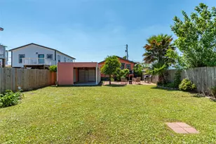 2216 Grover Ave, Galveston, TX 77551 - Photo 5