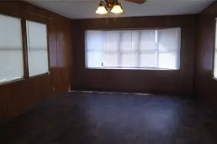 106 Gossett St, Highlands, TX 77562 - Photo 5