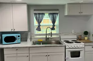 1609 E Bayshore Dr, Dickinson, TX 77539 - Photo 15