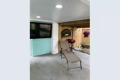 1609 E Bayshore Drive, Dickinson, TX 77539 - Photo 11