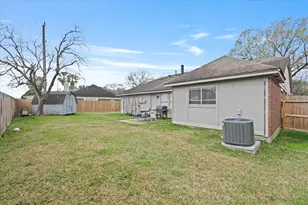 151 E Forest Ln, Houston, TX 77015 - Photo 23