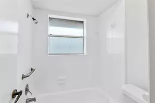 1418 Bramblebury Dr, Sugar Land, TX 77498 - Photo 17