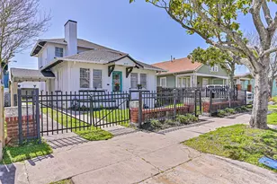 3519 Ave R 1/2, Galveston, TX 77550 - Photo 3