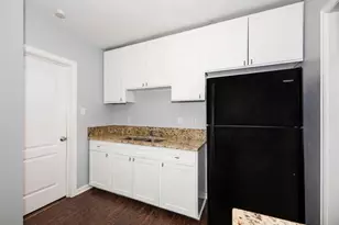 2719 Virginia St, Baytown, TX 77520 - Photo 7