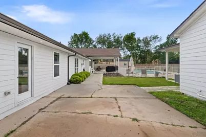8800 Brae Acres Road, Houston, TX 77074 - Photo 39