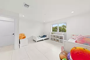 8800 Brae Acres Rd, Houston, TX 77074 - Photo 23