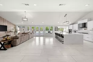 8800 Brae Acres Rd, Houston, TX 77074 - Photo 9