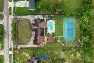 8800 Brae Acres Road, Houston, TX 77074 - Photo 47