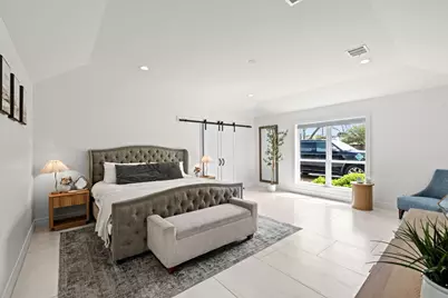 8800 Brae Acres Road, Houston, TX 77074 - Photo 23