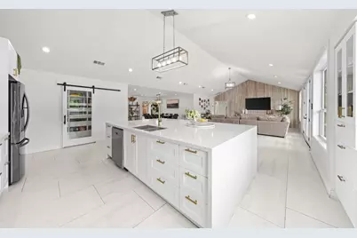 8800 Brae Acres Road, Houston, TX 77074 - Photo 13