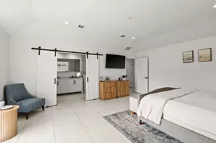 8800 Brae Acres Rd, Houston, TX 77074 - Photo 25
