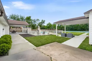 8800 Brae Acres Rd, Houston, TX 77074 - Photo 5