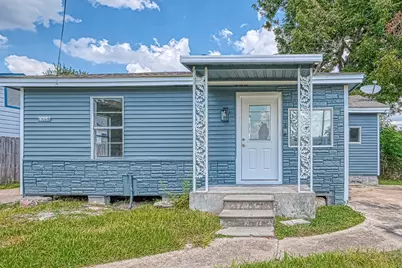 6715 Victoria Street #A, Houston, TX 77020 - Photo 1