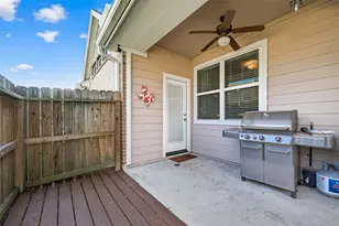 2026 Que Manor Dr, Houston, TX 77090 - Photo 9