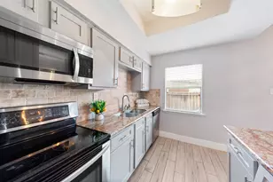 7700 Creekbend Dr, Houston, TX 77071 - Photo 13