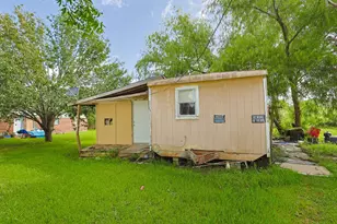 2312 & 2315 Ave B, Dickinson, TX 77539 - Photo 7