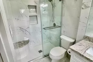 10055 Westview Dr, Houston, TX 77055 - Photo 9