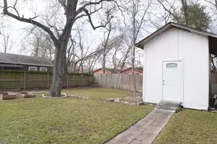 7916 Comal St, Houston, TX 77051 - Photo 3