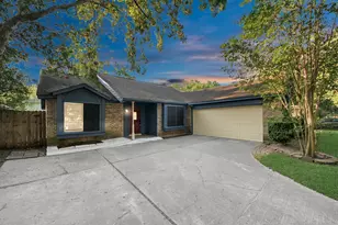3611 Bee Bayou Ln, Sugar Land, TX 77479 - Photo 3