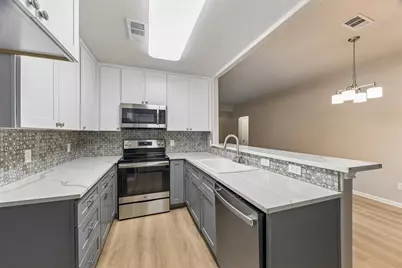 802 W Sealy Street, Alvin, TX 77511 - Photo 9