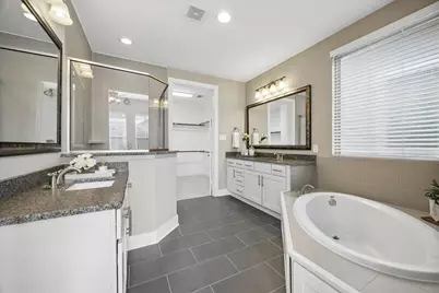 1516 Dyer Lake Lane, Houston, TX 77008 - Photo 21