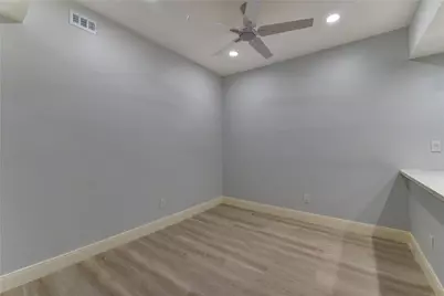 11711 Memorial Drive #534, Houston, TX 77024 - Photo 9