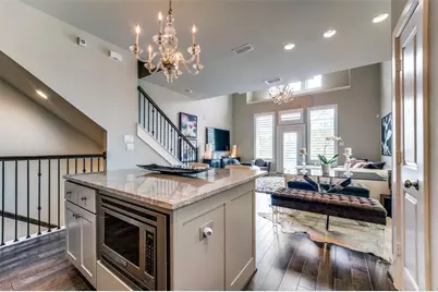 423 T C Jester Boulevard, Houston, TX 77007 - Photo 13