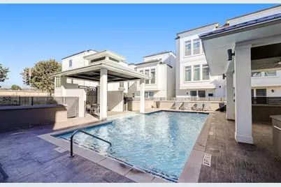 423 T C Jester Boulevard, Houston, TX 77007 - Photo 3