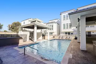 423 T C Jester Blvd, Houston, TX 77007 - Photo 3