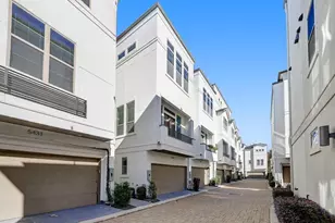 423 T C Jester Blvd, Houston, TX 77007 - Photo 1