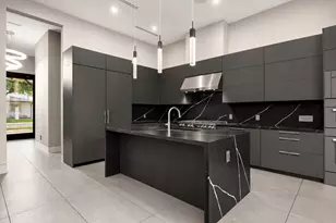 2302 Suffolk Dr, Houston, TX 77027 - Photo 5