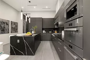 2302 Suffolk Dr, Houston, TX 77027 - Photo 9