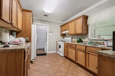 4921 Alamo Drive, Galveston, TX 77551 - Photo 5