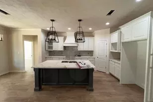 8525 Sana Dr, Beaumont, TX 77713 - Photo 9