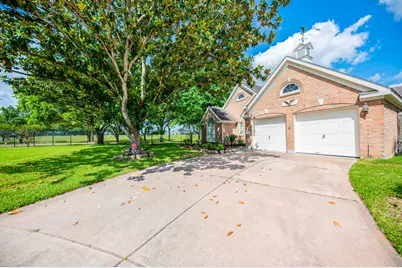 703 Acacia Place, Missouri City, TX 77459 - Photo 3