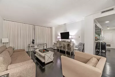 661 Bering Drive #404, Houston, TX 77057 - Photo 3