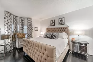 661 Bering Dr, Houston, TX 77057 - Photo 13