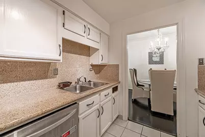 661 Bering Drive #404, Houston, TX 77057 - Photo 9