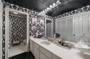 661 Bering Dr, Houston, TX 77057 - Photo 15