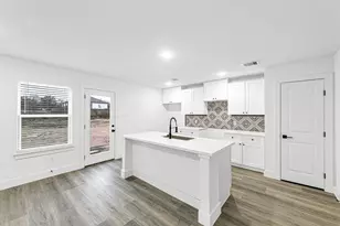 1025 20th St, Hempstead, TX 77445 - Photo 7