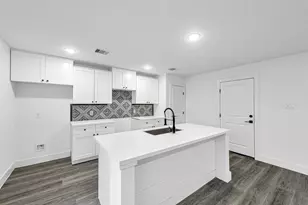 1025 20th St, Hempstead, TX 77445 - Photo 9