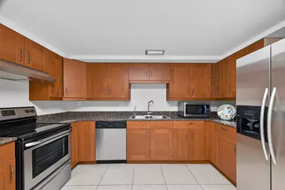 5001 Woodway Drive #1804, Houston, TX 77056 - Photo 15