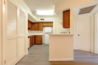 10811 Richmond Avenue #9, Houston, TX 77042 - Photo 5