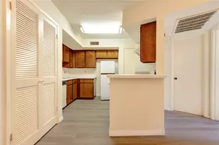 10811 Richmond Ave, Houston, TX 77042 - Photo 5